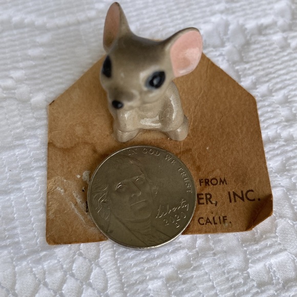 Hagen-Renaker Miniature Mouse Ceramic Figurine. Vintage 1970s. On original card - Picture 2 of 4